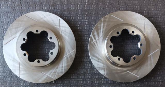 補修用ビッグローター　トヨタ　ハイエース　200系　フロント用　スリットタイプ　2枚セット