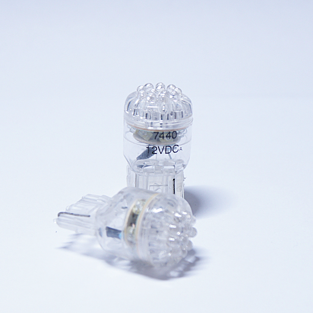 【在庫限り】LEDバルブ　T20サイズ　18LED　バルカンタイプ　ホワイト　2ケセット